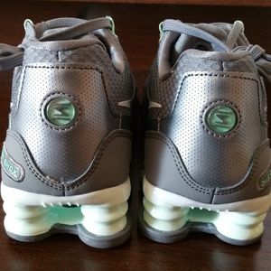 nike shox avenue womens